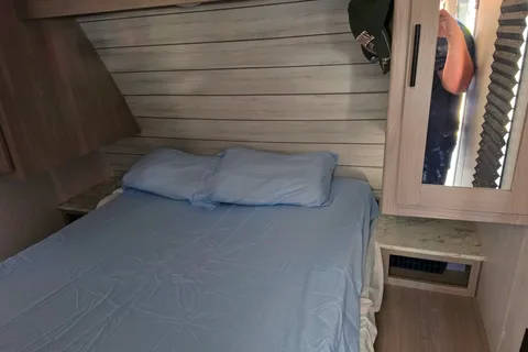 Jeremy's Dutchmen 263bh Travel Trailer