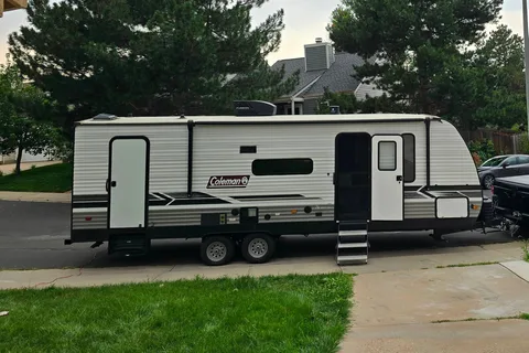 Jeremy's Dutchmen 263bh Travel Trailer
