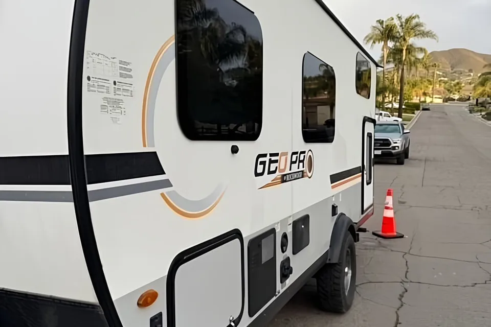 Raymond's Geo Pro Rockwood 19BH Travel Trailer