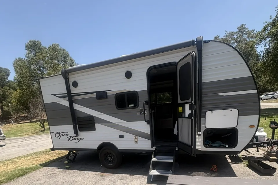 Eric's Highland Ridge RV 180 BHS Travel Trailer Travel Trailer