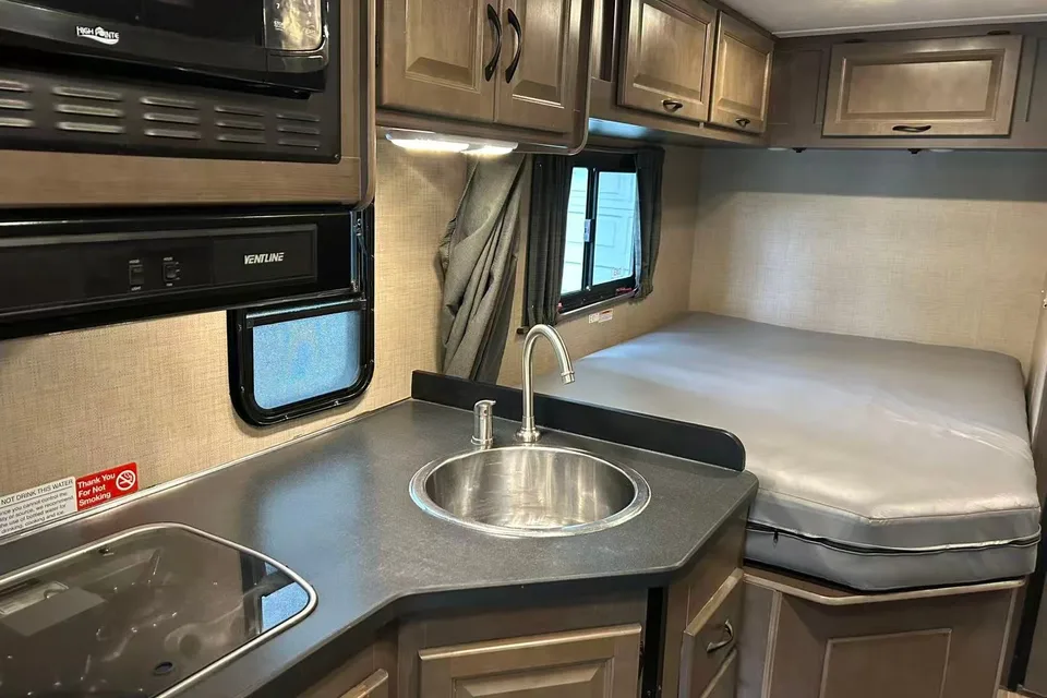 2019 Thor Motor Coach MAJESTIC 25A Class C