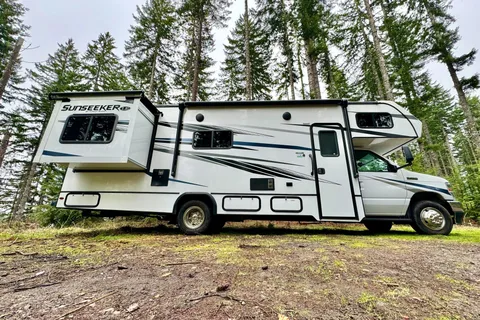 Clean and Comfortable 2023 Forest River Sunseeker LE