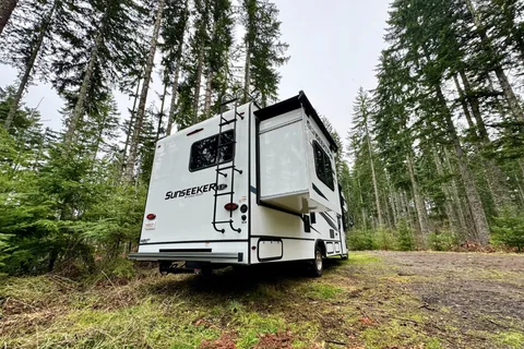 Clean and Comfortable 2023 Forest River Sunseeker LE