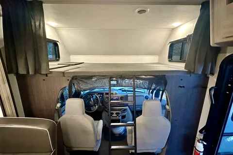 Clean and Comfortable 2023 Forest River Sunseeker LE