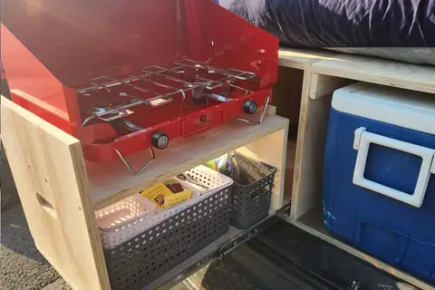 Dédéneige, notre dodge caravan aménagée ! Partez a l'aventure !