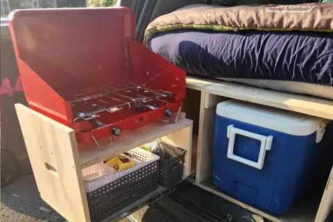 Dédéneige, notre dodge caravan aménagée ! Partez a l'aventure !