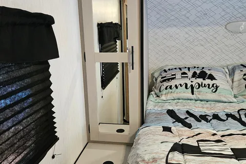 Lil Slice of Paradise-Delivery Only