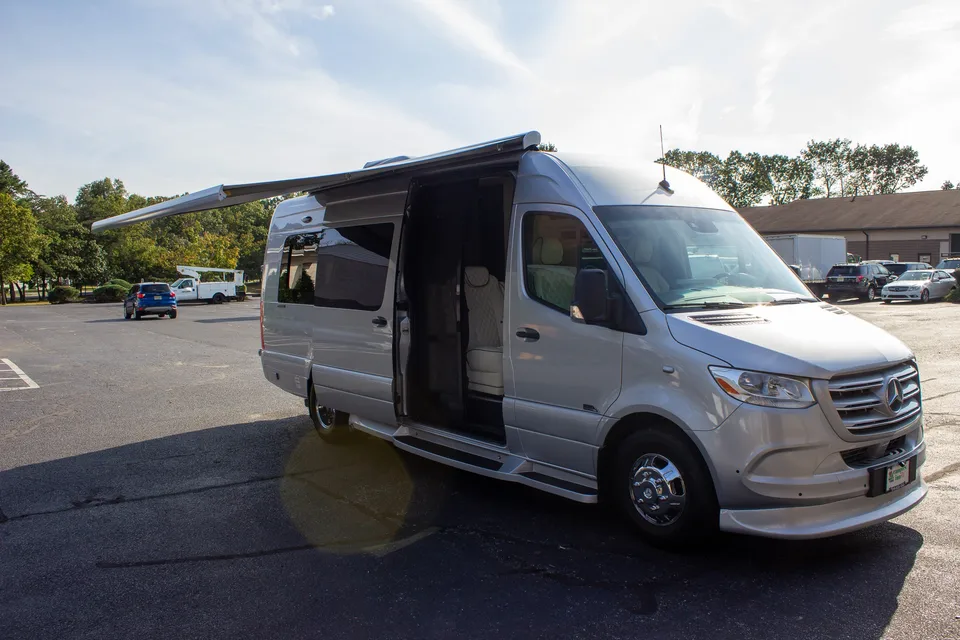 Entourage Elite: Your Ultimate Road Trip Companion!