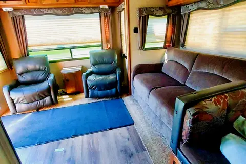 THIS IS LIVING - LINDA & GEORGE'S  HOME AWAY FROM HOME
