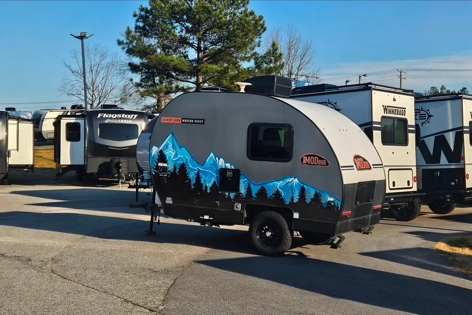 Clayton's Modern Buggy BB12 Travel Trailer