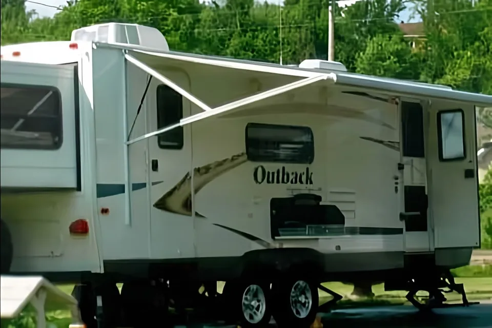 25'' - Bunkbed - 30" avec les 2 extensions - Keystone Outback Super-Lite