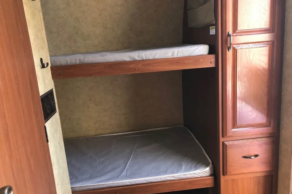 25'' - Bunkbed - 30" avec les 2 extensions - Keystone Outback Super-Lite