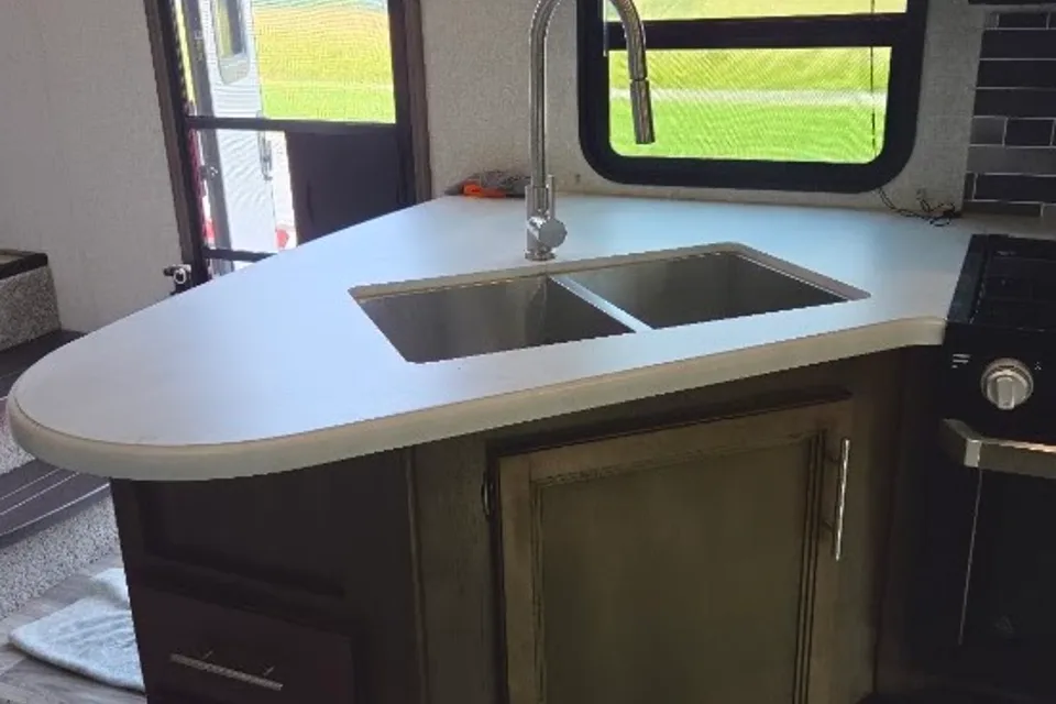 Keystone 25res Fifth wheel