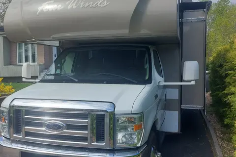 FourWinds 31 pieds Classe C 2015