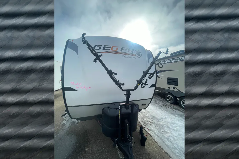 Julia's GeoPro 16BH SUV Towable