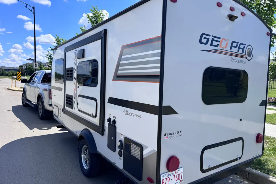 Julia's GeoPro 16BH SUV Towable