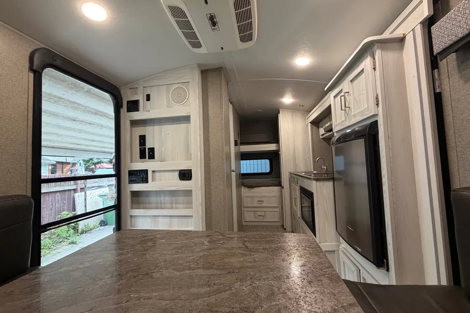 Julia's GeoPro 16BH SUV Towable