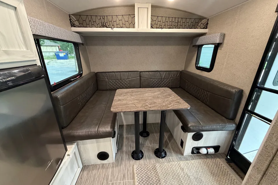 Julia's GeoPro 16BH SUV Towable