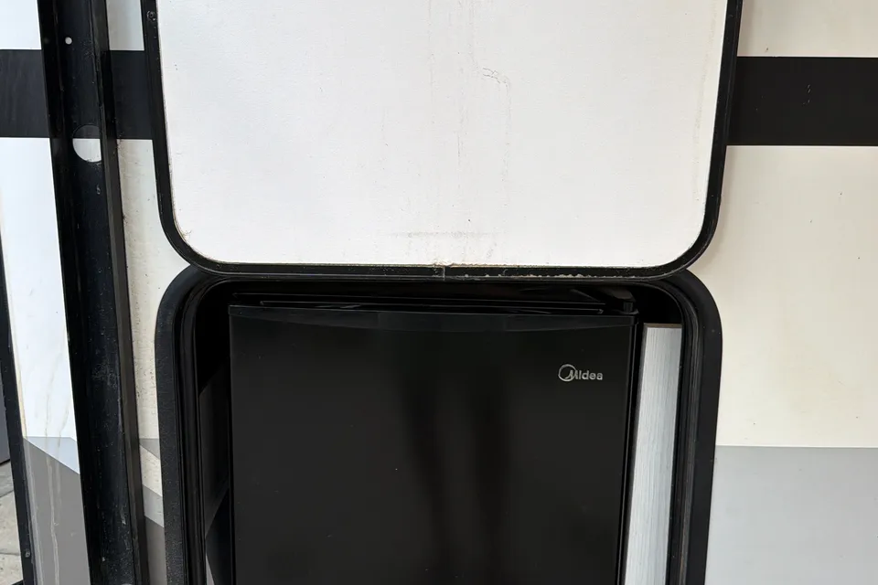 Julia's GeoPro 16BH SUV Towable