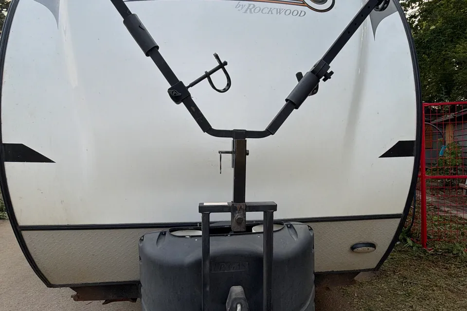 Julia's GeoPro 16BH SUV Towable