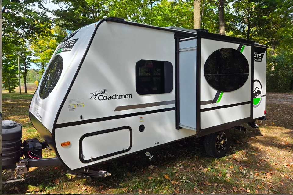 Kitty's Coachmen Remote "Adventure"