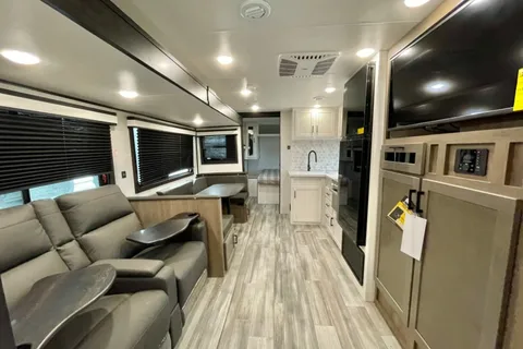 BRAND NEW 2024 Jayco Jay Flight Travel Trailer