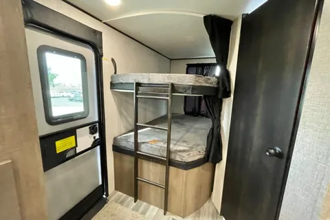 BRAND NEW 2024 Jayco Jay Flight Travel Trailer