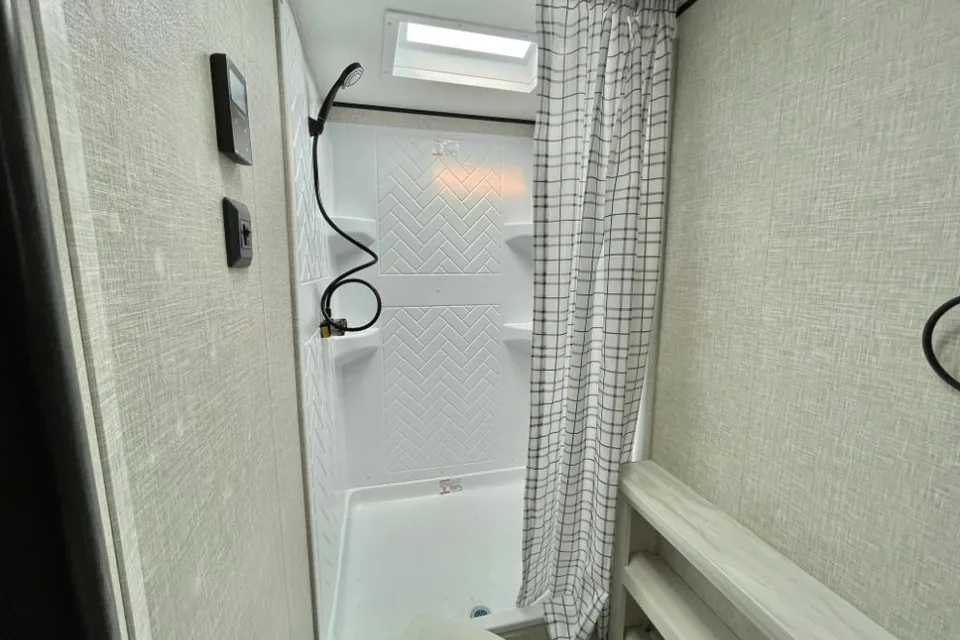 BRAND NEW 2024 Jayco Jay Flight Travel Trailer