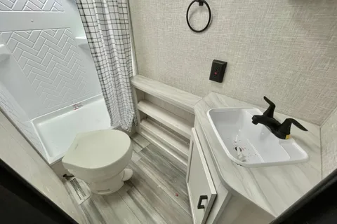 BRAND NEW 2024 Jayco Jay Flight Travel Trailer