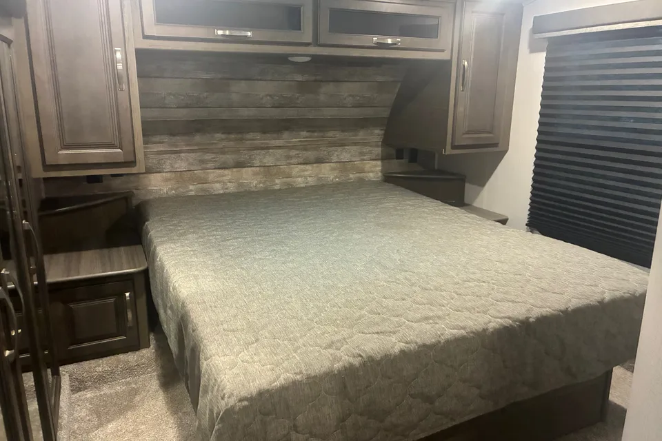 Keystone Cougar Fifth Wheel