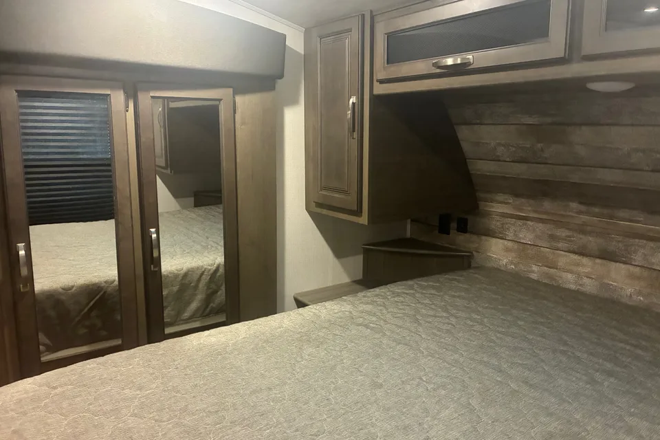 Keystone Cougar Fifth Wheel