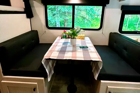 Rocky’s RV + 🛜 Starlink (optional). OFFGRID Travel Trailer