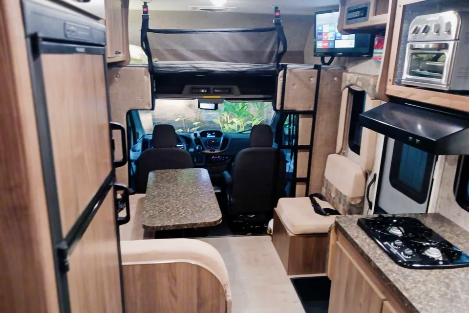 Versatile Freelander RV Cruiser