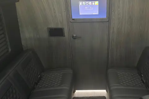 Mercedes-Benz V Cruise OG Luxury Coach