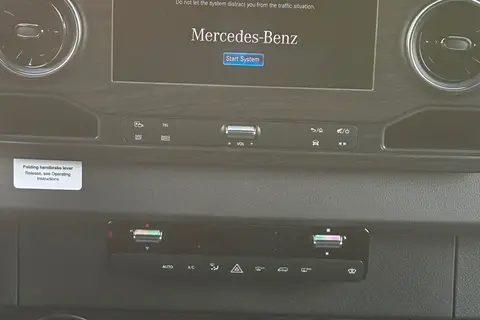Mercedes-Benz V Cruise OG Luxury Coach