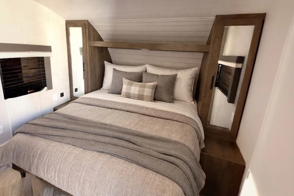 4-Bunk Hideaway + Queen suite • Two Bedrooms. Sleeps 10