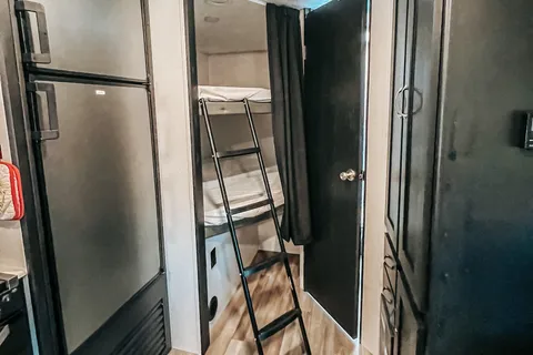 Mountain Peak Family + Pet friendly Bunkhouse!
