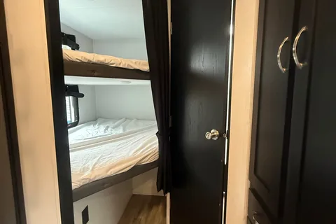 Mountain Peak Family + Pet friendly Bunkhouse!