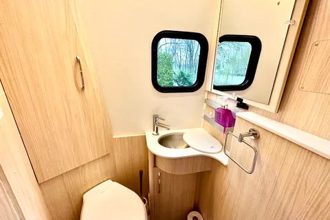 SLEEP 4 -Brand new Leisure Travel Unity Class B+  2023