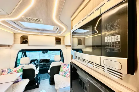 SLEEP 4 -Brand new Leisure Travel Unity Class B+  2023