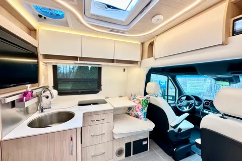 SLEEP 4 -Brand new Leisure Travel Unity Class B+  2023