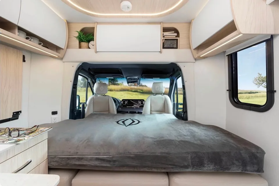 SLEEP 4 -Brand new Leisure Travel Unity Class B+  2023