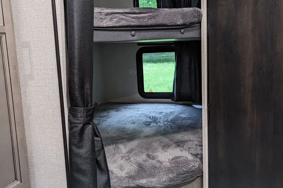 Family Fun 1 Starcraft Bh26 Travel Trailer