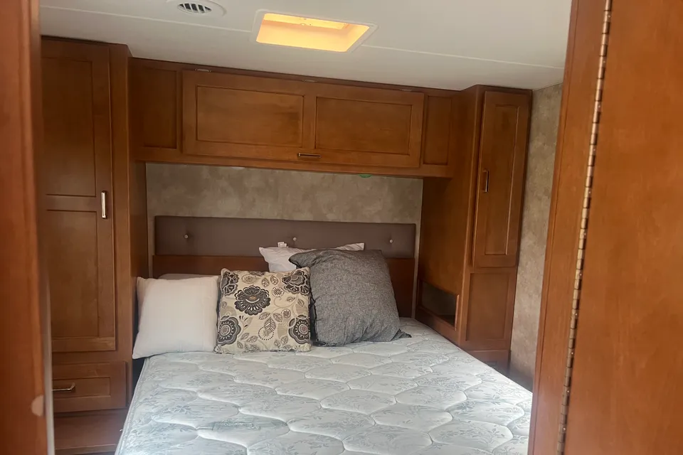 Lovely's Winnebago Minniewinnie Class C