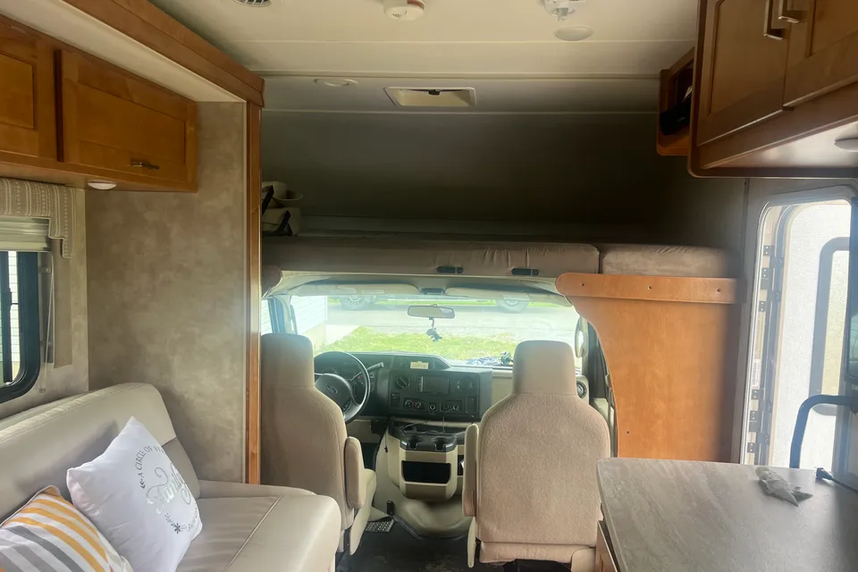 Lovely's Winnebago Minniewinnie Class C