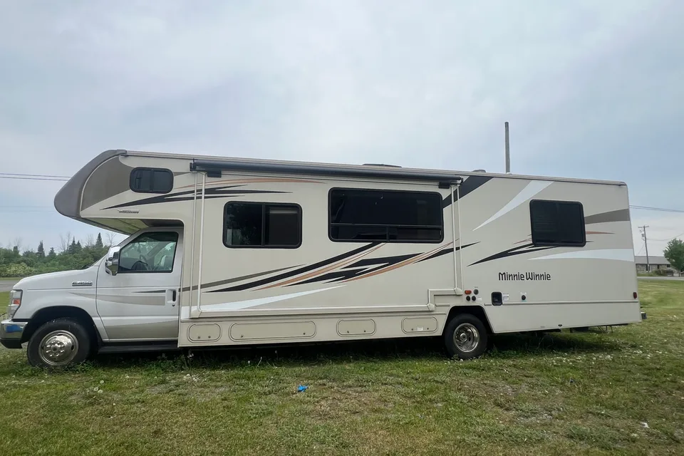 Lovely's Winnebago Minniewinnie Class C