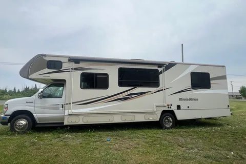 Lovely's Winnebago Minniewinnie Class C