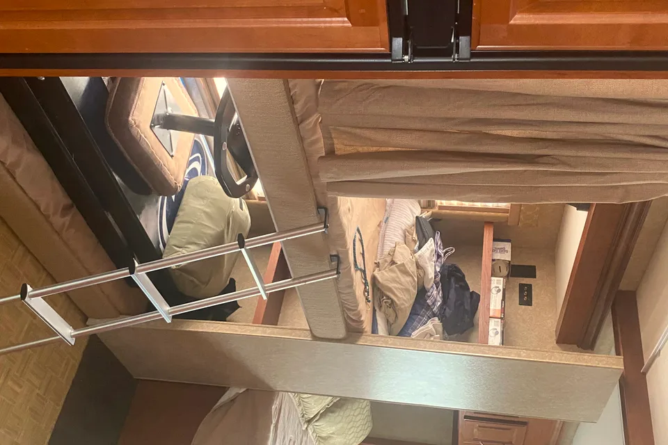 Calvin's Four Winds Bunkhouse  Class A