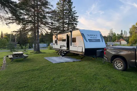 Devan's  Sunset trail 27bhs Travel Trailer
