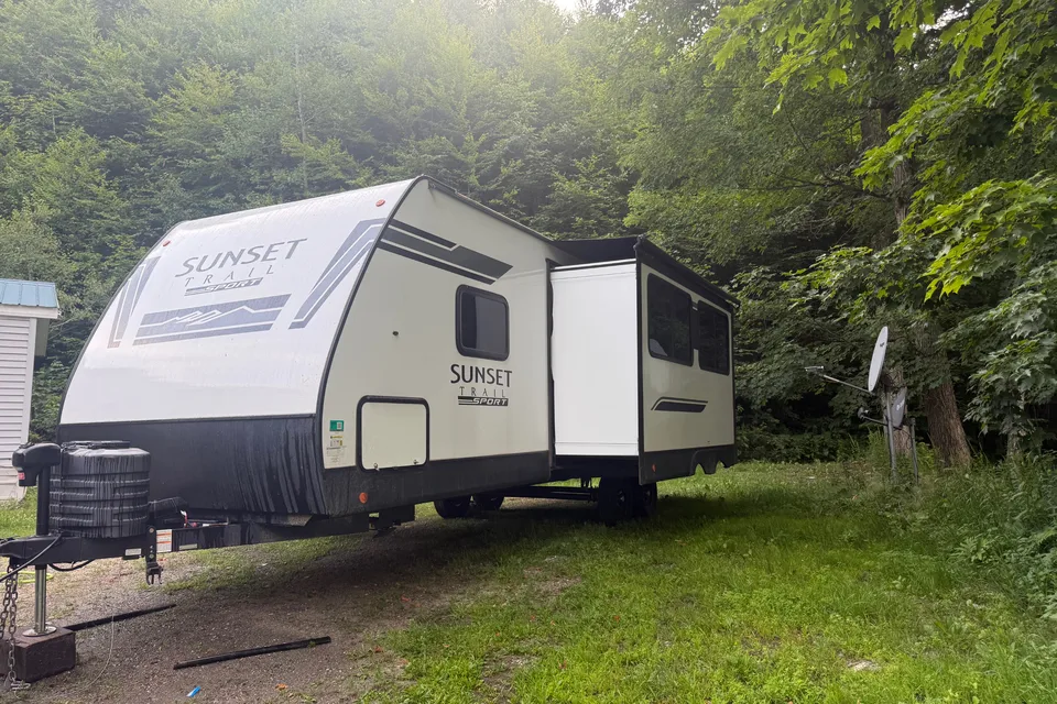 Devan's  Sunset trail 27bhs Travel Trailer